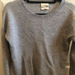 Aritizia gray sweater.